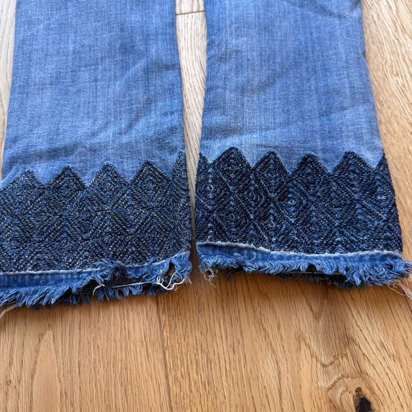 DRIFTWOOD CANDACE Embroidered Hem Straight Ankle High Rise Jeans - 27 - Picture 4 of 13